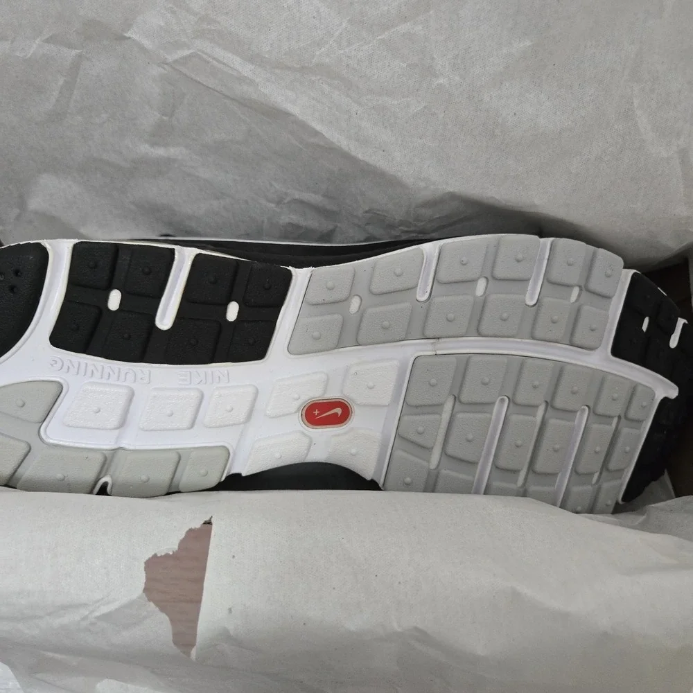 Nike Air Max Turbulence+  Black Silver Men's Size 10 NEW with Box